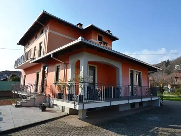 Casa con 6 locali in vendita in Via Giuseppe Poma, Biella
