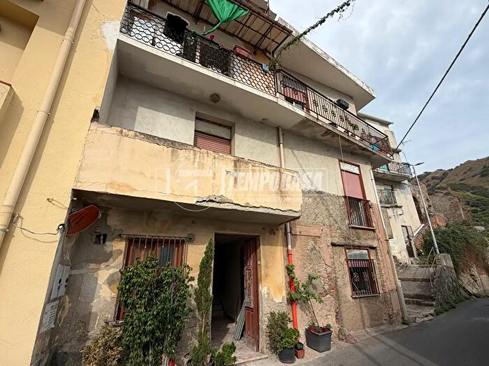 Casa quadrilocale in vendita in Via Larderia Superiore, Messina