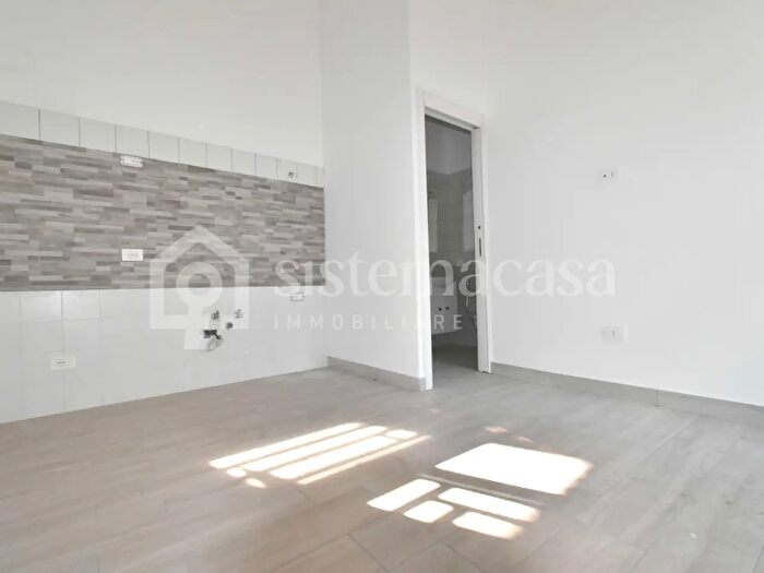Appartamento monolocale in affitto in Brusciano