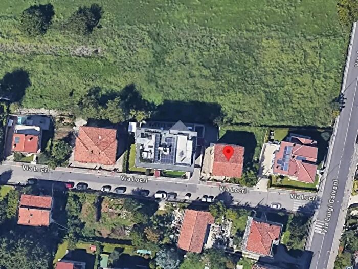 Appartamento trilocale in vendita in Via Locri, Verona