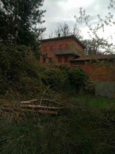 Casa con 6 locali in vendita in Via Canalina, Polinago