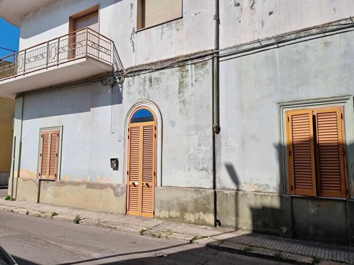 Casa quadrilocale in vendita in Via Piero Maroncelli Copertino, Copertino