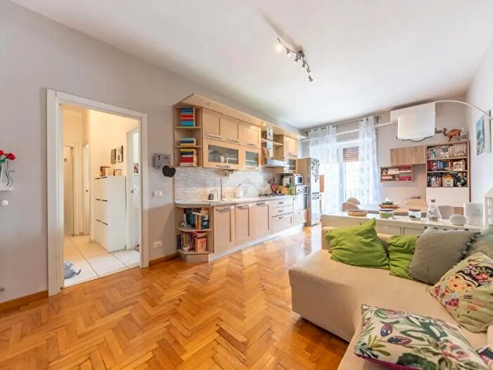 Appartamento trilocale in vendita in Via Cutigliano, Roma