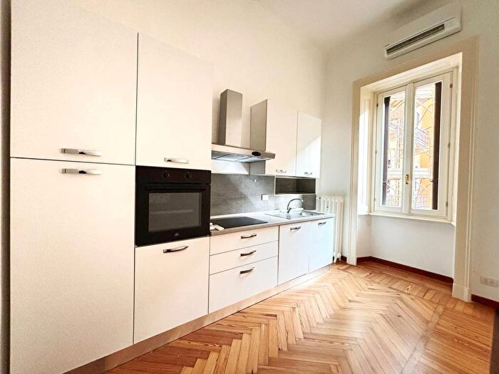 Appartamento quadrilocale in affitto in Via Spartaco, Montenero, Milano