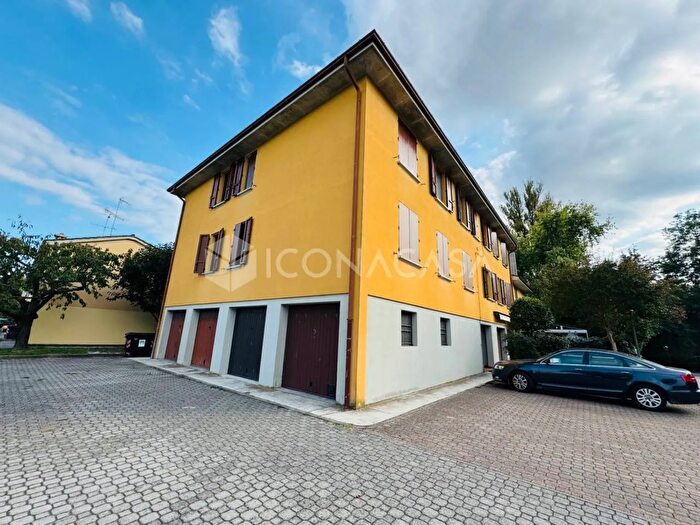 Appartamento con 6 locali in vendita in Via Valli, Calderara Di Reno