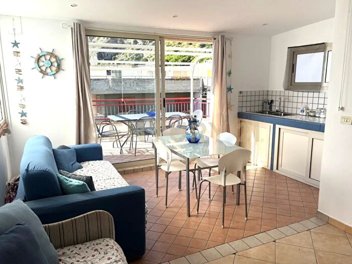 Appartamento bilocale in vendita in Via dei Normanni, SantAlessio Siculo