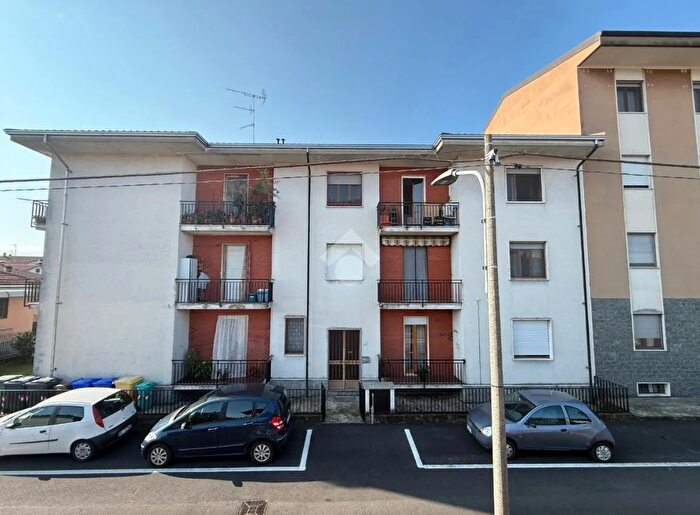 Appartamento trilocale in vendita in Via Monviso, Santhia