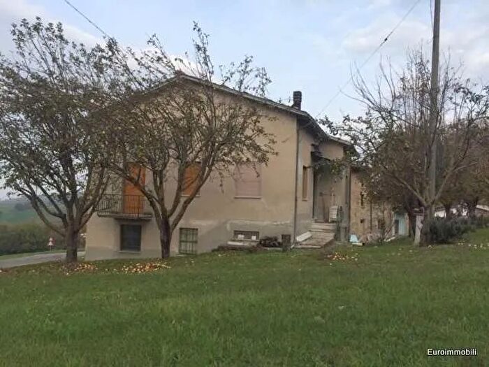Casa con 6 locali in vendita in Strada Pozzolo, Neviano Degli Arduini