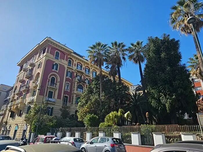 Appartamento con 7 locali in vendita in Corso Vittorio Emanuele, Napoli