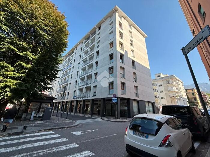 Appartamento quadrilocale in vendita in Viale Filippo Turati, Lecco