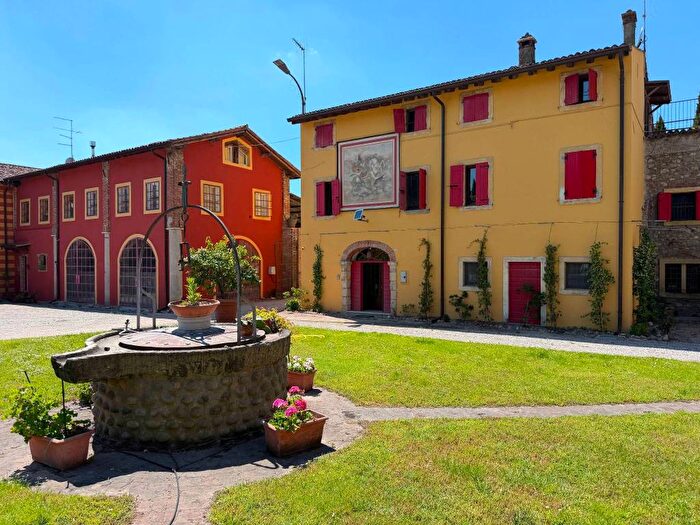 Casa con 6 locali in affitto in Via Montebonello, Sona