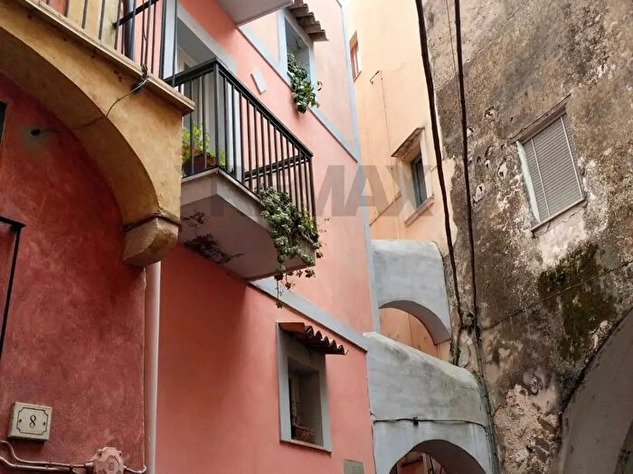 Casa quadrilocale in vendita in Formia