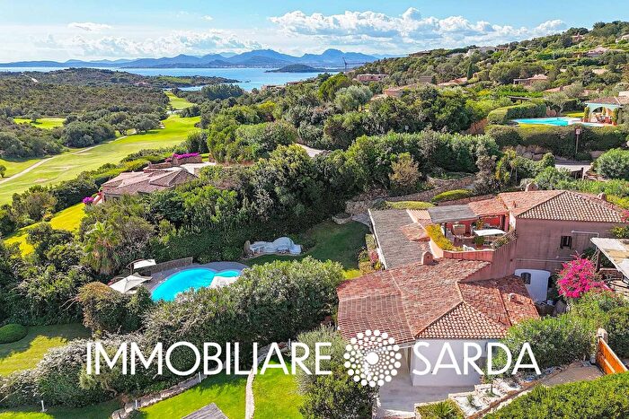 Casa con 7 locali in vendita in Pevero Golf Club, Arzachena