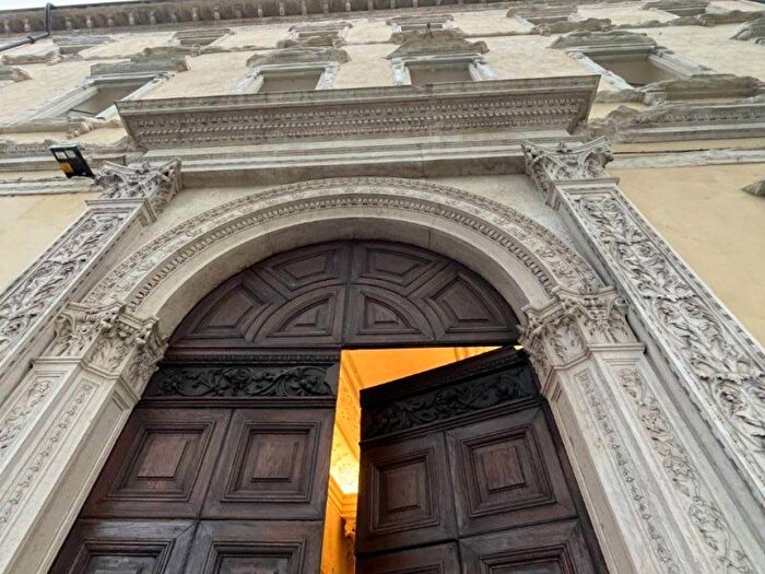 Appartamento bilocale in affitto in Lungadige Re Teodorico, Veronetta, Verona