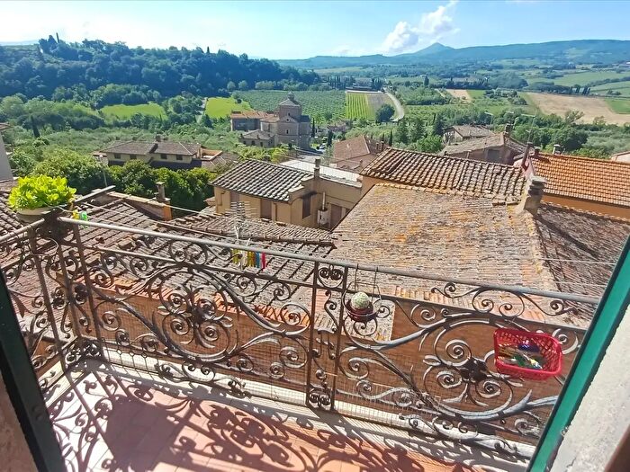 Appartamento con 5 locali in vendita in Via Garibaldi, Chianciano Terme