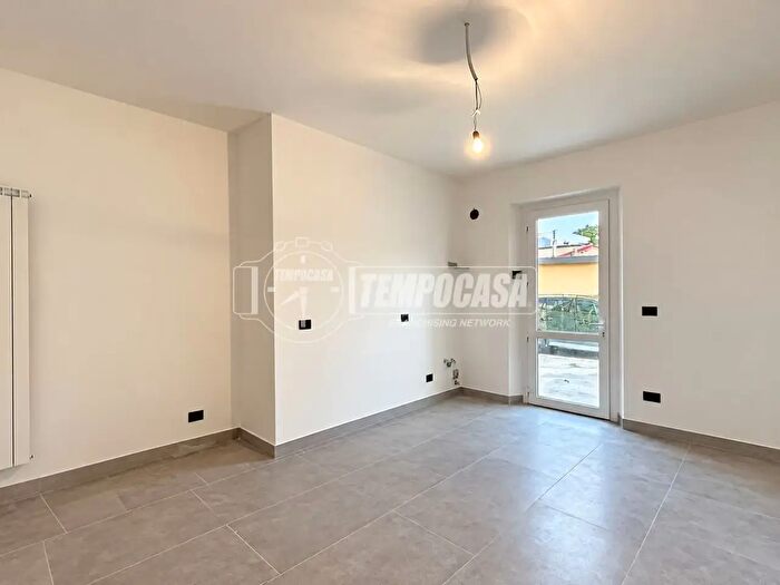 Appartamento trilocale in vendita in Via Foligno, Torino