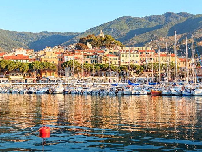 Appartamento trilocale in affitto in Giardini Vittorio Veneto, Porto Vecchio, Sanremo
