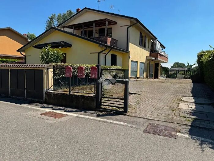Appartamento trilocale in vendita in Via Benedettine, Capralba