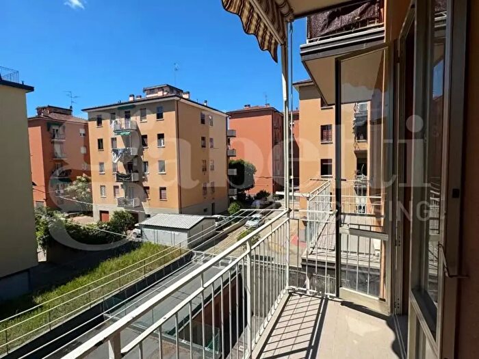 Appartamento trilocale in vendita in Via Don Luigi Guanella, Bologna