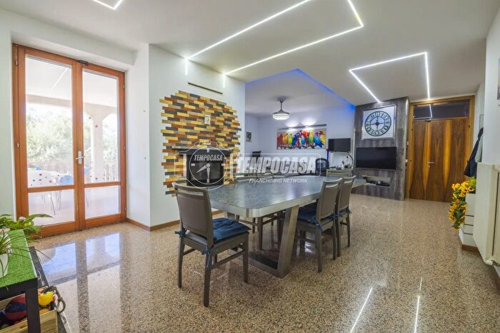 Appartamento con 5 locali in vendita in Corridonia