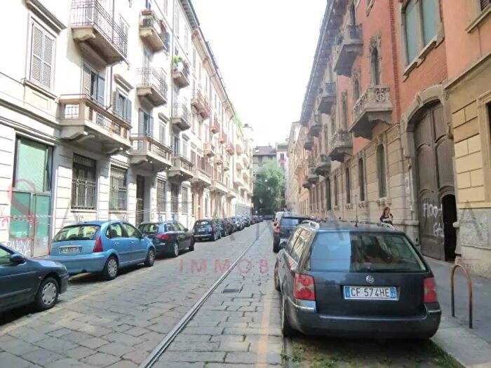 Appartamento trilocale in affitto in Via Ausonio, Milano