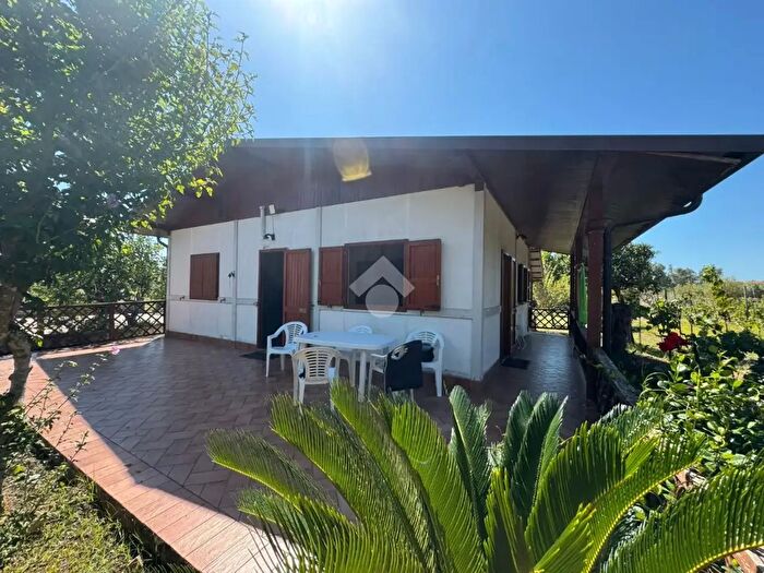 Casa trilocale in vendita in Via Corola, Minturno