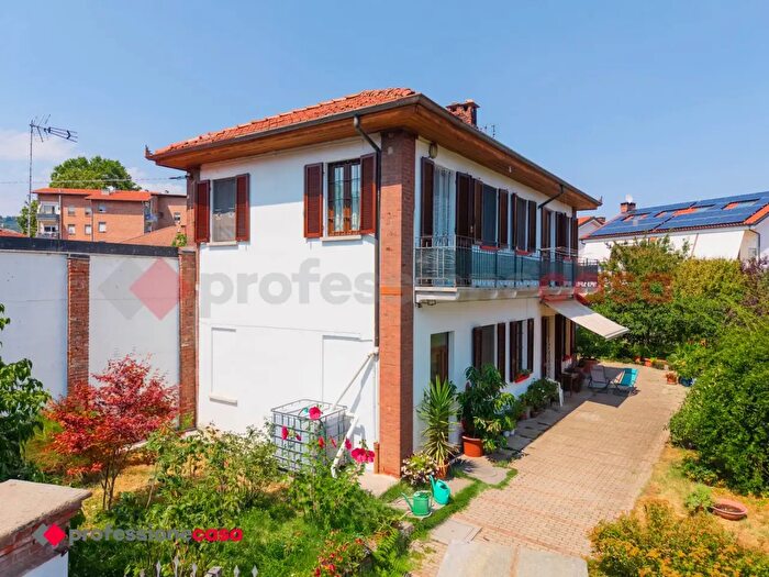 Casa con 5 locali in vendita in Via Vigone, Pinerolo