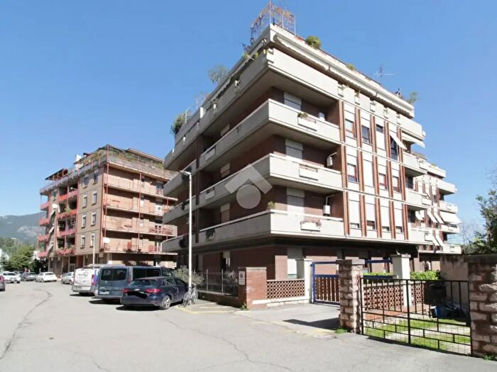 Appartamento quadrilocale in vendita in Via Giuseppe Giovannini, Terni