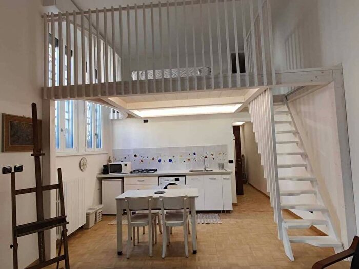 Appartamento trilocale in affitto in Via Luigi Settembrini, Buenos Aires, Milano