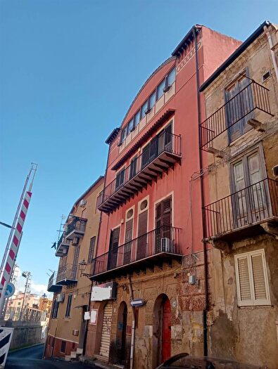 Appartamento con 8 locali in vendita in Licata