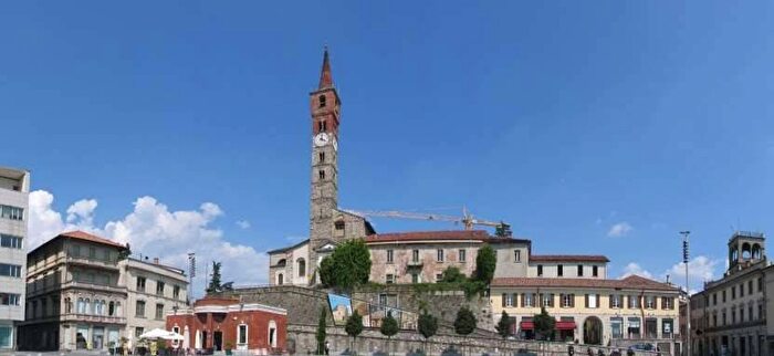 Appartamento con 5 locali in affitto in Via Roma, Centro, Cantù