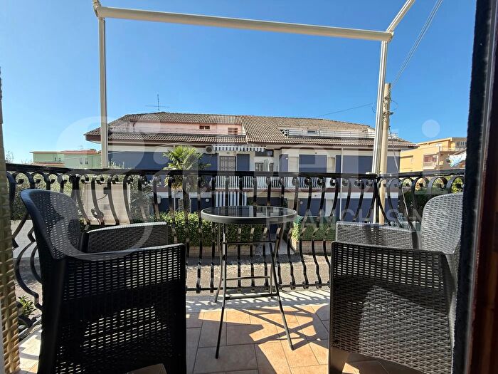 Appartamento trilocale in vendita in Via Matteo Negri, Minturno