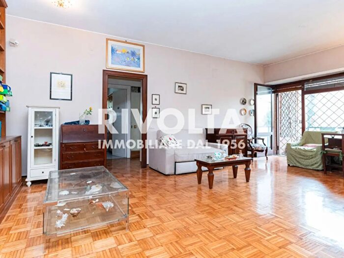 Appartamento trilocale in vendita in Via Alessandro Fleming, Roma