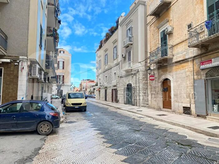 Appartamento trilocale in vendita in Via Giovanni Bovio, Trani