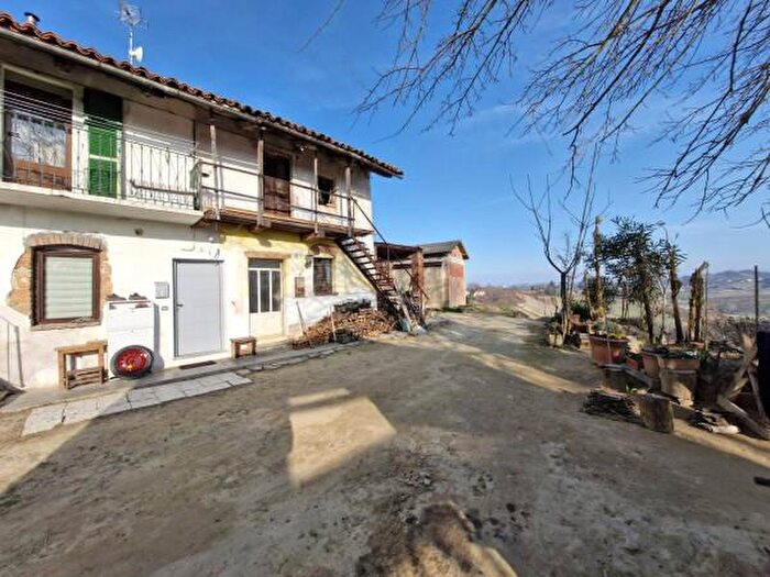 Casa quadrilocale in vendita in Località Roreto, Monteu Roero