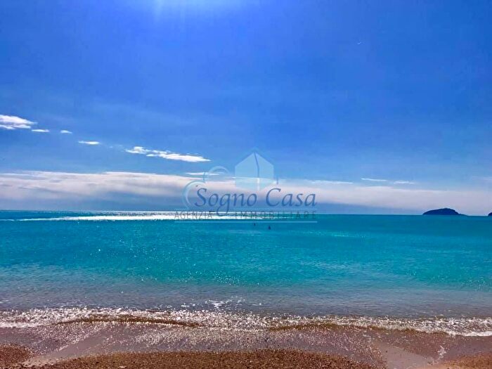 Appartamento bilocale in vendita in Lerici