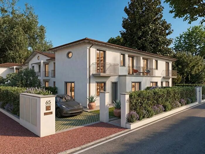 Casa quadrilocale in vendita in Montignoso