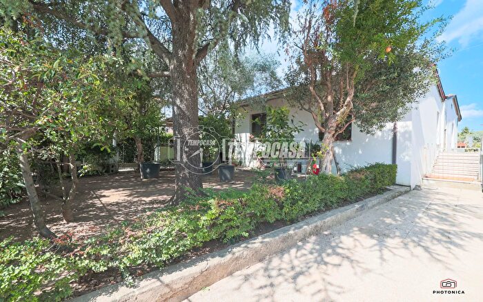 Appartamento quadrilocale in vendita in Via Osteria del Bagno, Rimini