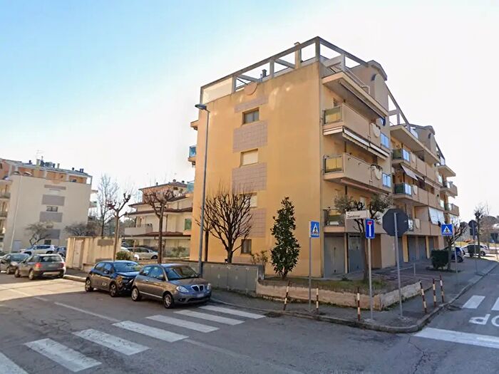 Appartamento quadrilocale in vendita in Via Salvatore Barzilai, Rimini