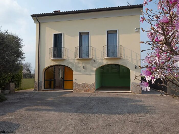 Casa con 10 locali in vendita in Via Terraglioni, Montecchio Precalcino