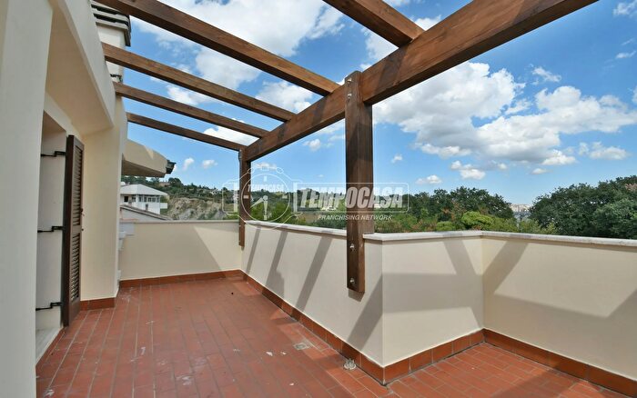 Appartamento con 5 locali in vendita in Via Caltanissetta, Ascoli Piceno