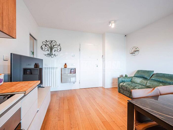 Appartamento trilocale in affitto in Via San Faustino, Rubattino, Milano