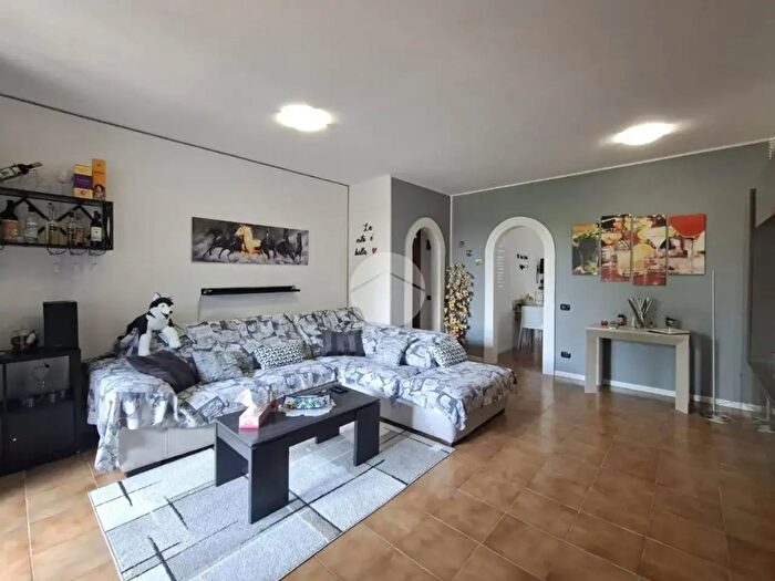 Appartamento trilocale in vendita in Via Fiume, Vittuone