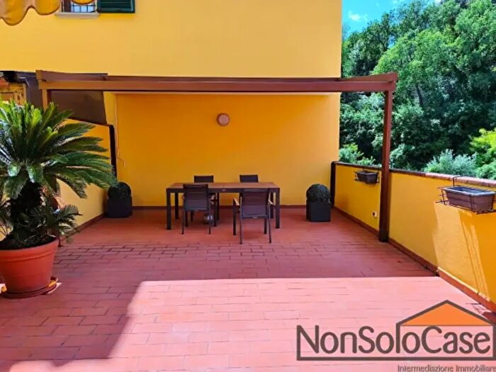 Appartamento con 5 locali in vendita in Via Fonda di Figline, Prato