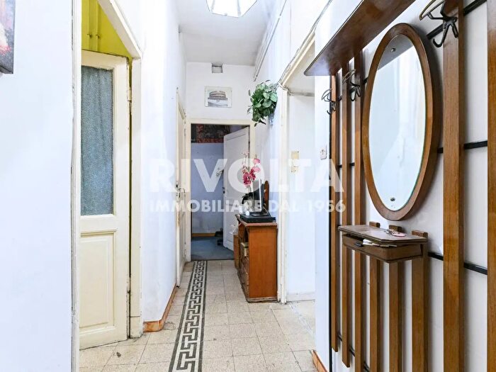 Appartamento trilocale in affitto in Via Nemorense, Roma