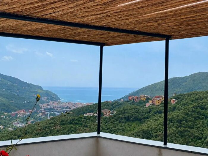 Casa con 5 locali in vendita in Levanto