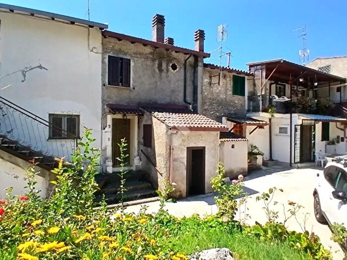 Appartamento trilocale in vendita in Via San Quirico, Serrone
