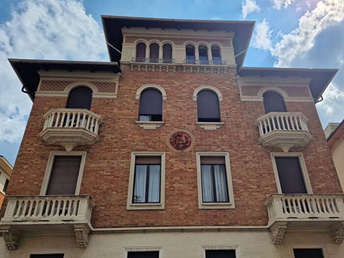 Appartamento con 5 locali in affitto in Via Goffredo Casalis, Cit Turin, Torino