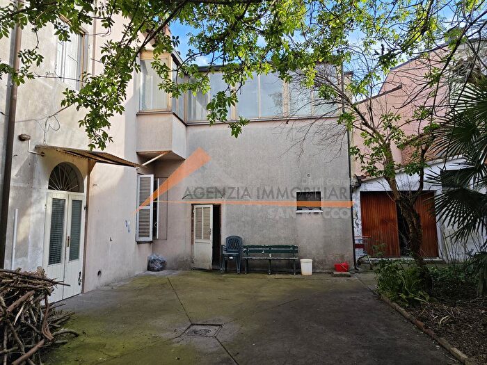 Casa con 11 locali in vendita in Via Poggiali, Ravenna