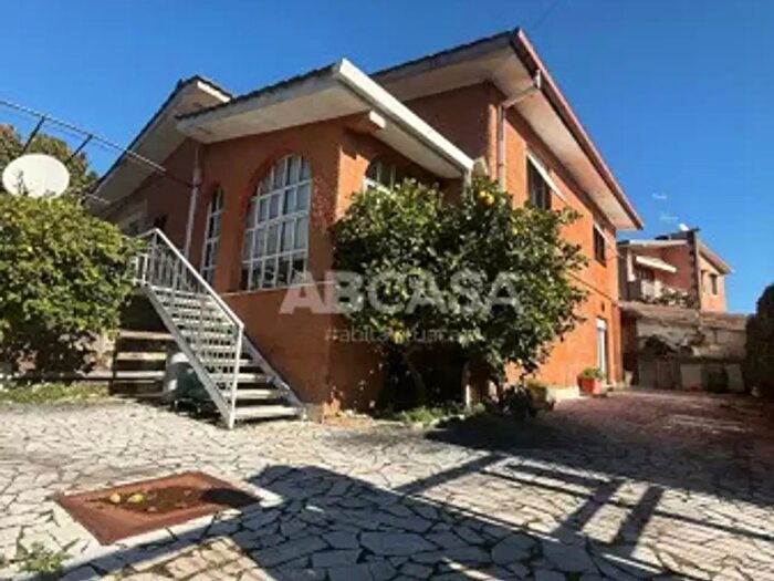 Casa con 6 locali in vendita in Via Ariana, Velletri